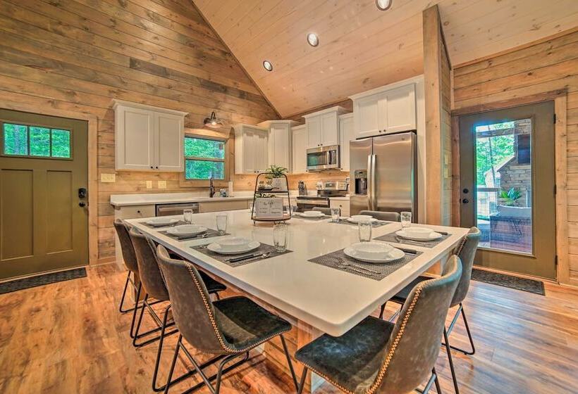 Sevierville Cabin W/ Hot Tub & Heated Indoor Pool