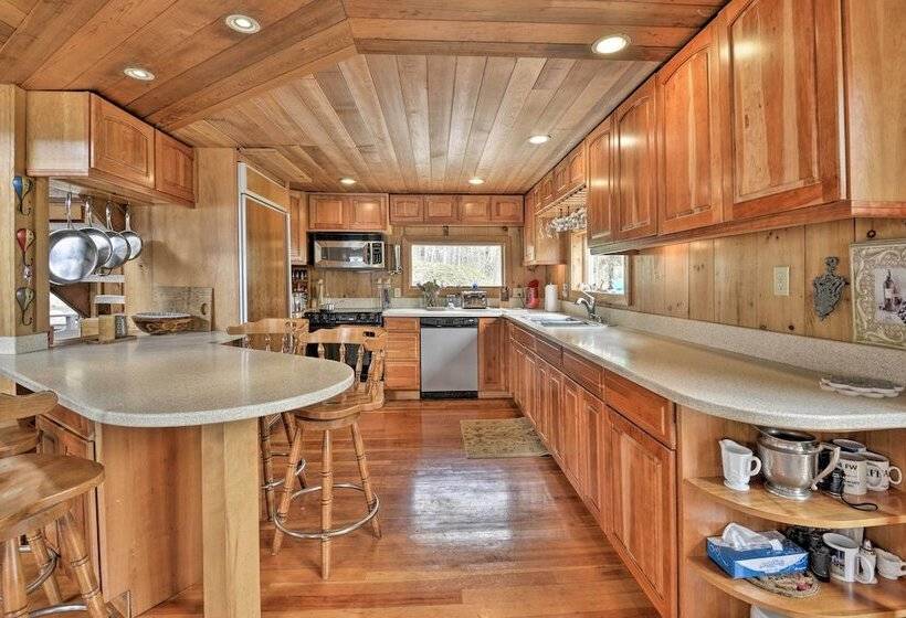 Skaneateles Lake Home: Water Views & Private Beach