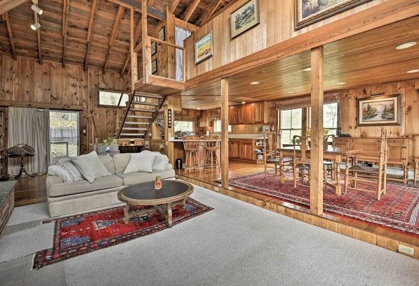 Skaneateles Lake Home: Water Views & Private Beach