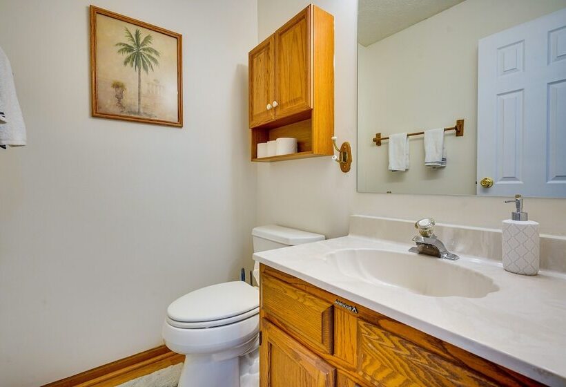 Spacious Home W/ Deck 9 Mi To Downtown Columbus