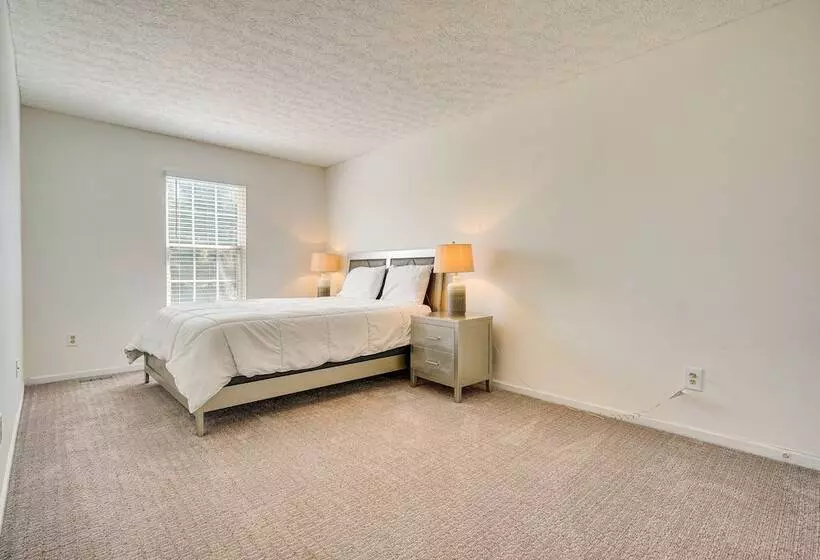 Spacious Home W/ Deck   9 Mi To Downtown Columbus