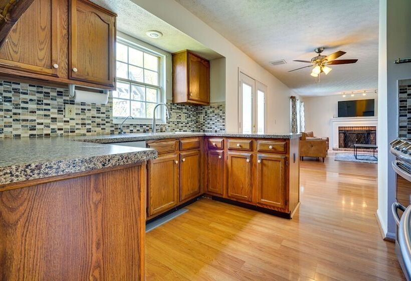 Spacious Home W/ Deck 9 Mi To Downtown Columbus