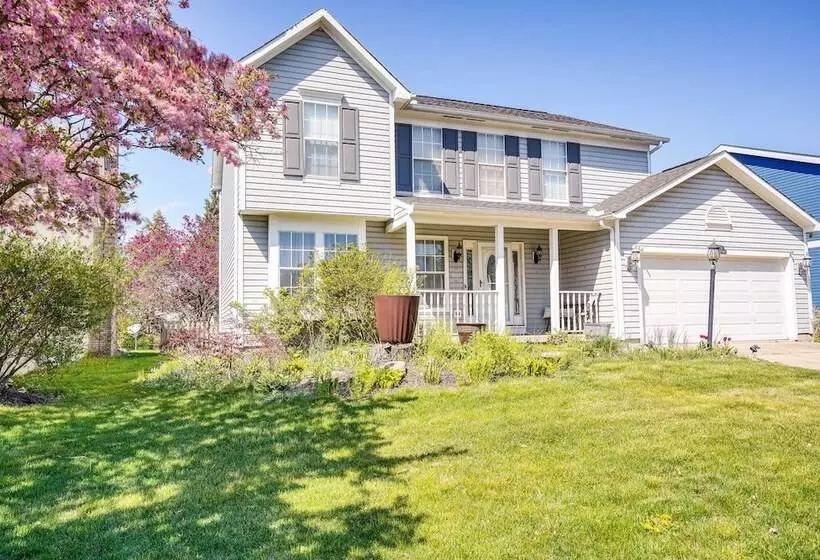 Spacious Home W/ Deck   9 Mi To Downtown Columbus