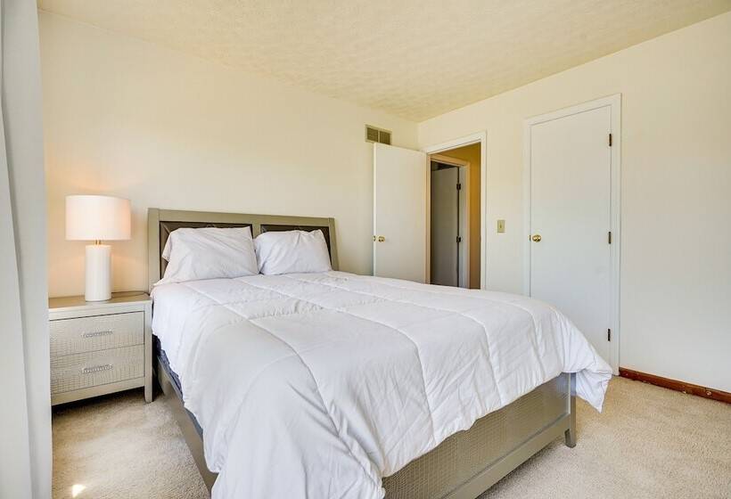 Spacious Home W/ Deck 9 Mi To Downtown Columbus