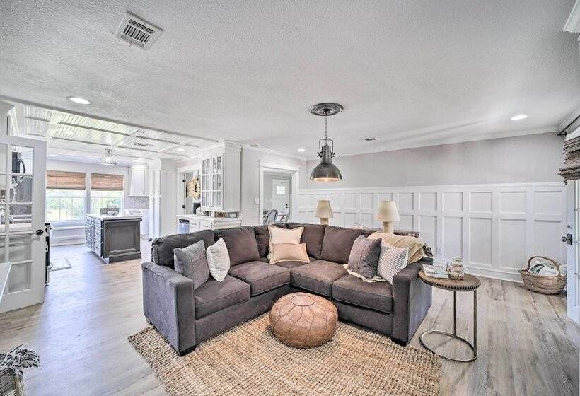 Stunning Oklahoma Home ~ 3 Mi To Spiro Mounds