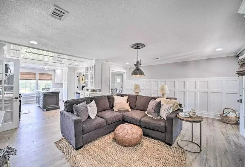 Stunning Oklahoma Home ~ 3 Mi To Spiro Mounds