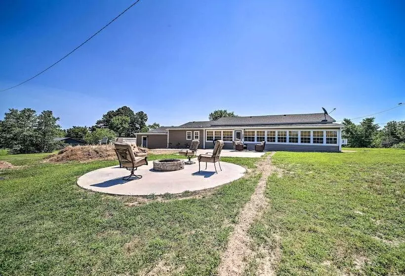 Stunning Oklahoma Home ~ 3 Mi To Spiro Mounds