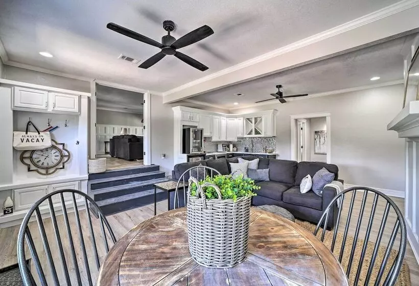 Stunning Oklahoma Home ~ 3 Mi To Spiro Mounds