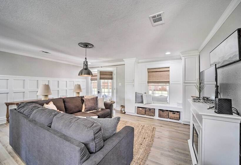 Stunning Oklahoma Home ~ 3 Mi To Spiro Mounds