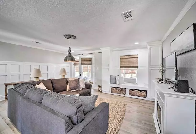 Stunning Oklahoma Home ~ 3 Mi To Spiro Mounds