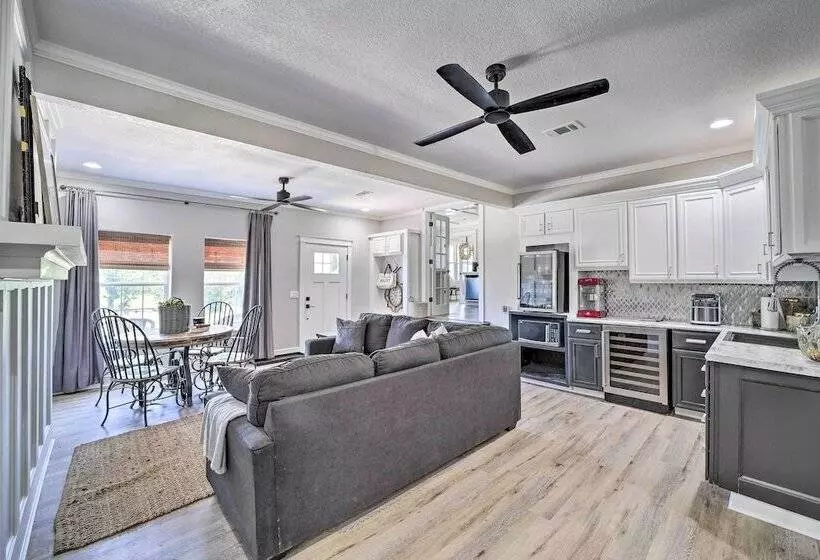 Stunning Oklahoma Home ~ 3 Mi To Spiro Mounds