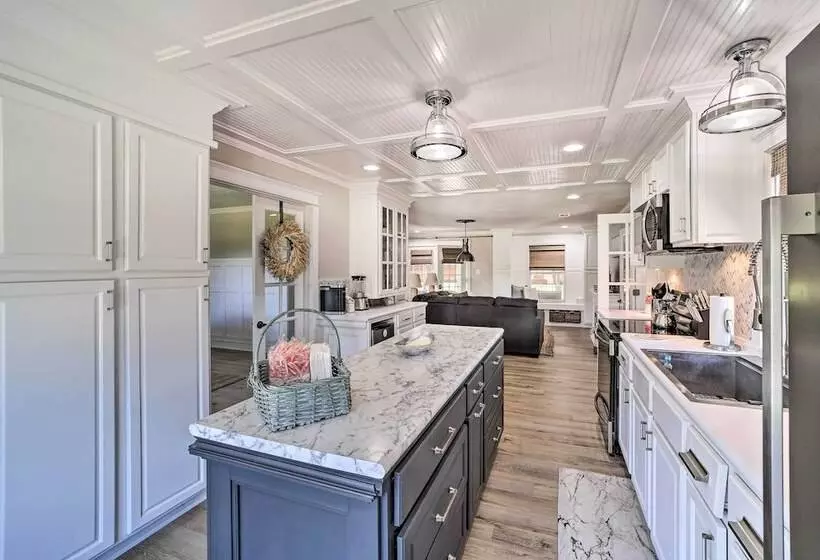 Stunning Oklahoma Home ~ 3 Mi To Spiro Mounds