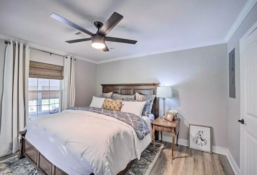 Stunning Oklahoma Home ~ 3 Mi To Spiro Mounds