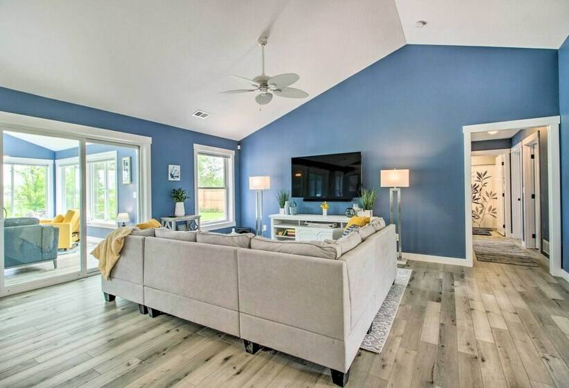 Sunny Lakefront Home W/ Fire Pit + Boat Dock!