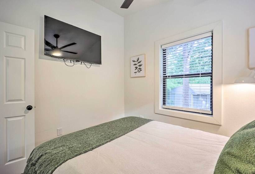 Updated Lakefront Cabin W/ Deck & Boat Dock!