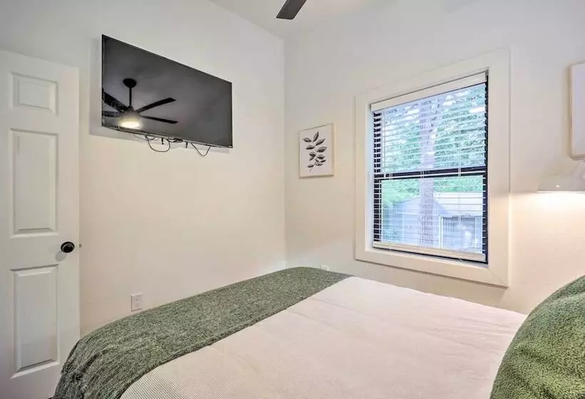 Updated Lakefront Cabin W/ Deck & Boat Dock!