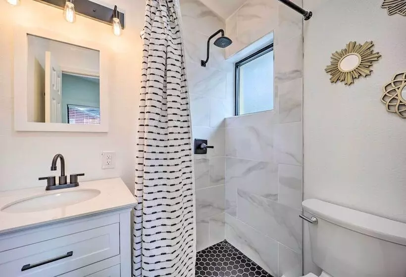 Updated Lakefront Cabin W/ Deck & Boat Dock!