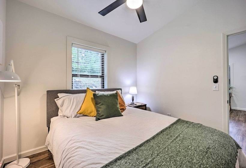 Updated Lakefront Cabin W/ Deck & Boat Dock!