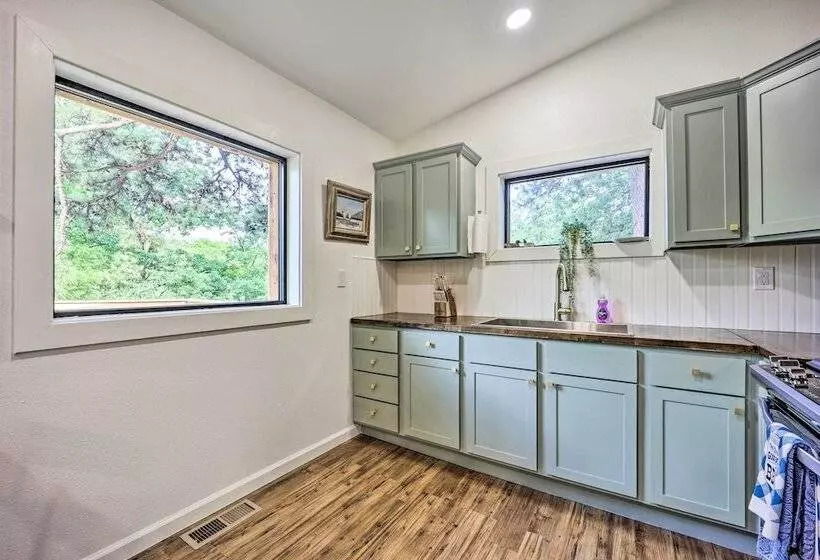 Updated Lakefront Cabin W/ Deck & Boat Dock!