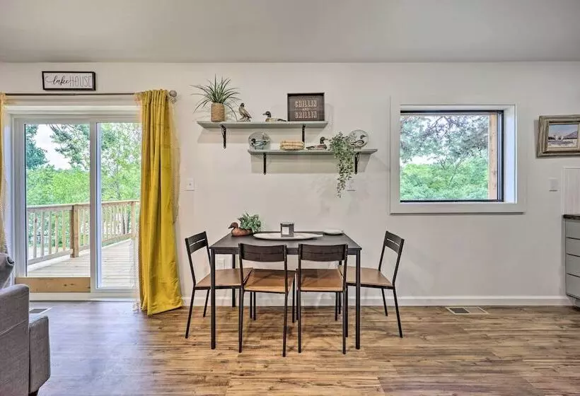 Updated Lakefront Cabin W/ Deck & Boat Dock!