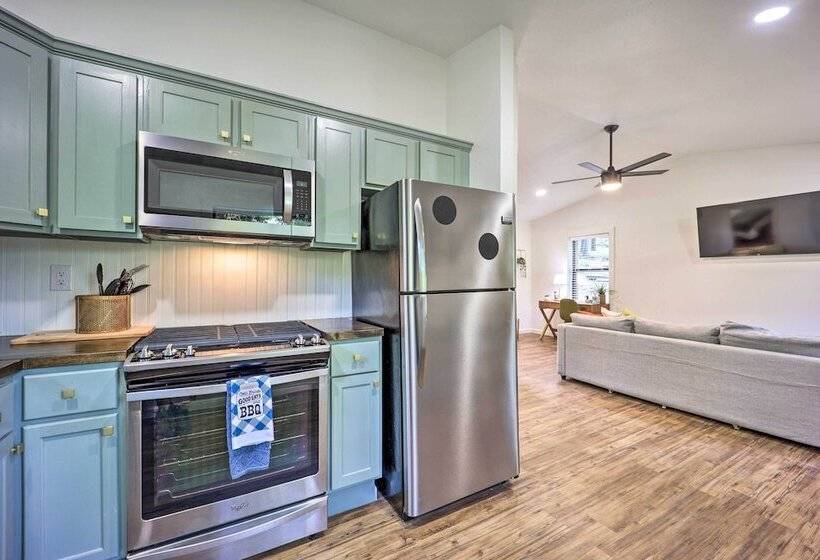 Updated Lakefront Cabin W/ Deck & Boat Dock!