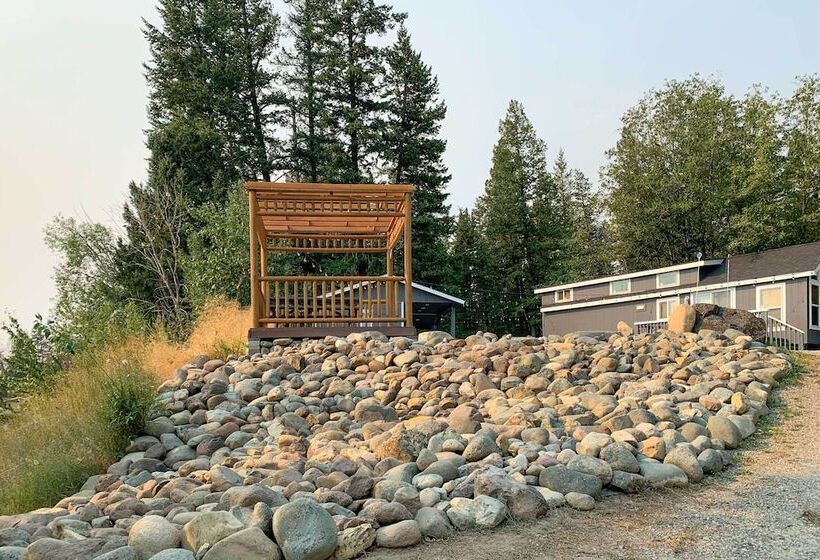 Wilderness Glamping: Eureka Tiny Home W/ Hot Tub!