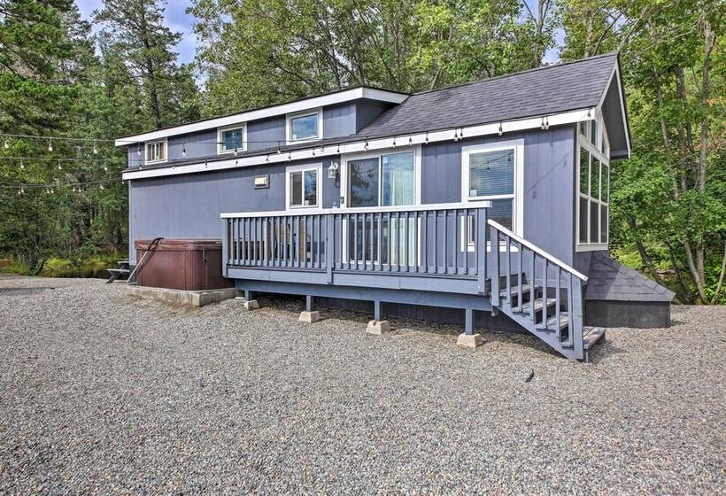 Wilderness Glamping: Eureka Tiny Home W/ Hot Tub!