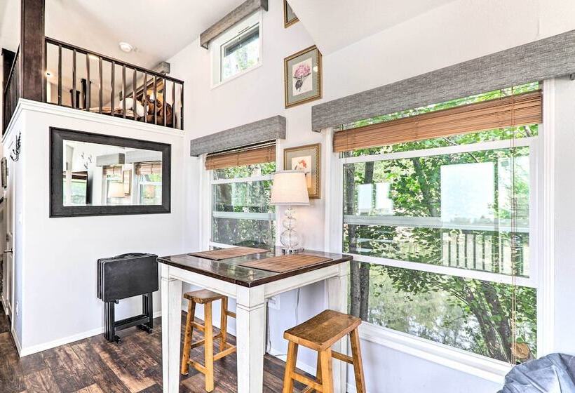 Wilderness Glamping: Eureka Tiny Home W/ Hot Tub!