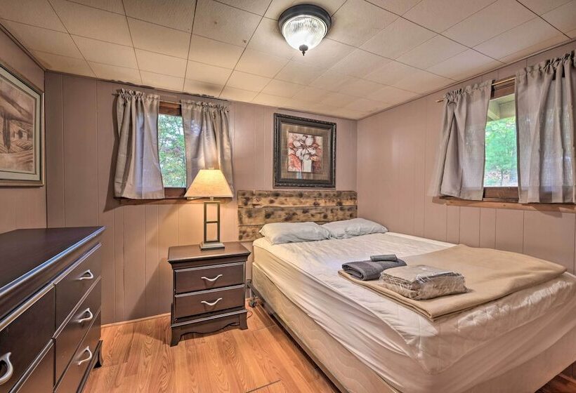 Wyatt Earp Cabin  W/ Deck, 1 Mi To Raystown Lake!