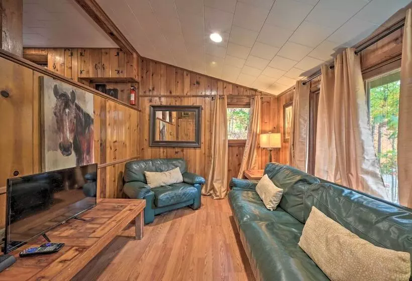 Wyatt Earp Cabin  W/ Deck, 1 Mi To Raystown Lake!