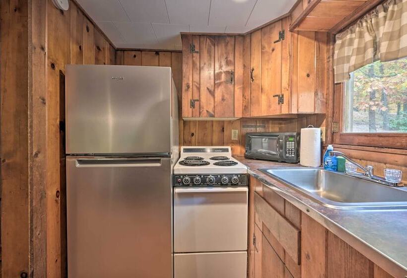 Wyatt Earp Cabin  W/ Deck, 1 Mi To Raystown Lake!