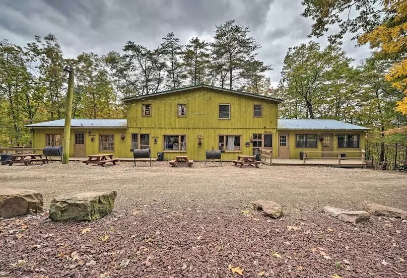 Wyatt Earp Cabin  W/ Deck, 1 Mi To Raystown Lake!