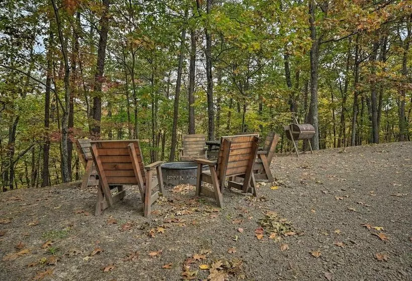 Wyatt Earp Cabin  W/ Deck, 1 Mi To Raystown Lake!