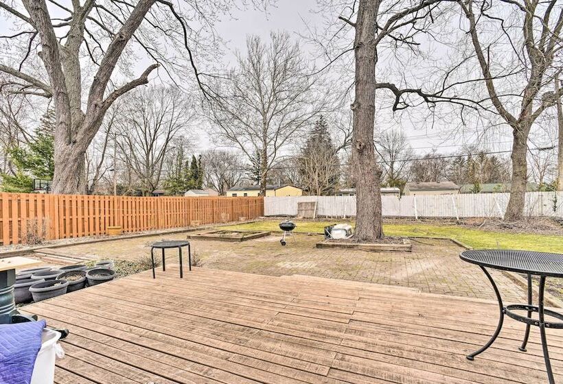 Bright Ann Arbor Home W/ Yard, 3 Mi To U Of M
