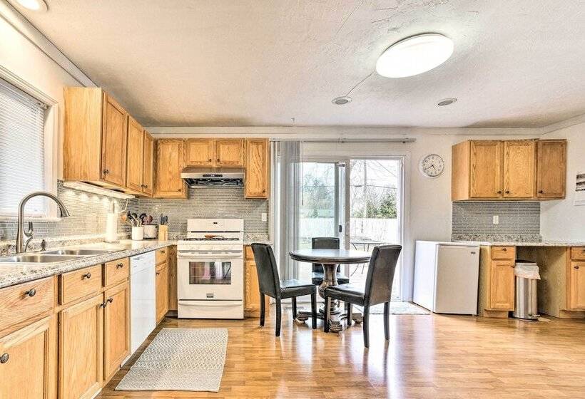 Bright Ann Arbor Home W/ Yard, 3 Mi To U Of M