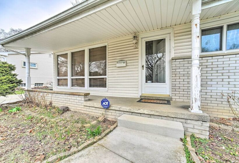 Bright Ann Arbor Home W/ Yard, 3 Mi To U Of M