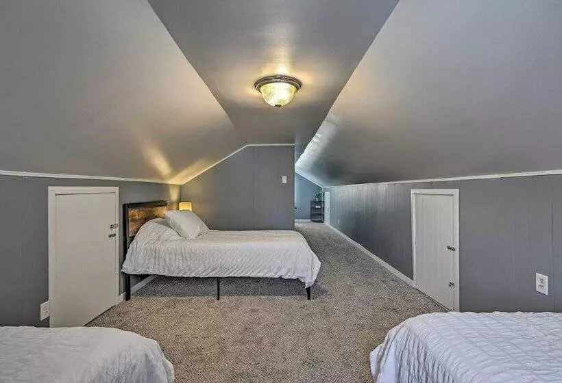 Charming Family Home ~ 4 Mi To Granite Peak!