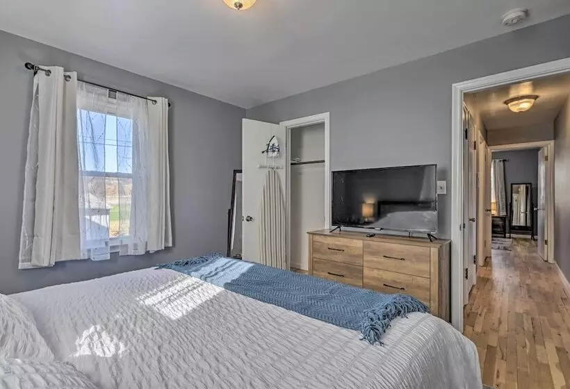 Charming Family Home ~ 4 Mi To Granite Peak!