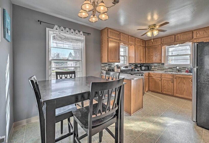 Charming Family Home ~ 4 Mi To Granite Peak!