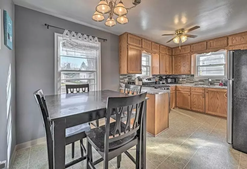 Charming Family Home ~ 4 Mi To Granite Peak!