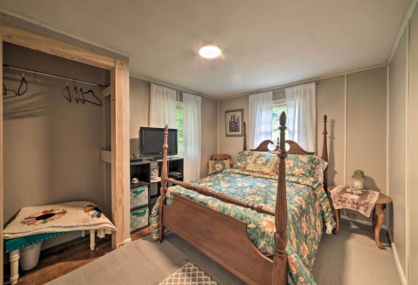 Cheerful Grand Rivers Cottage, 1/2 Mi To Lake