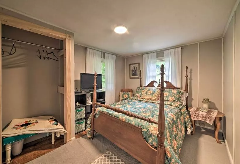 Cheerful Grand Rivers Cottage, 1/2 Mi To Lake