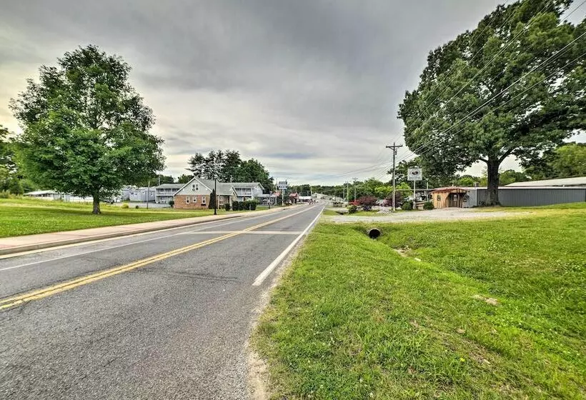 Cheerful Grand Rivers Cottage, 1/2 Mi To Lake