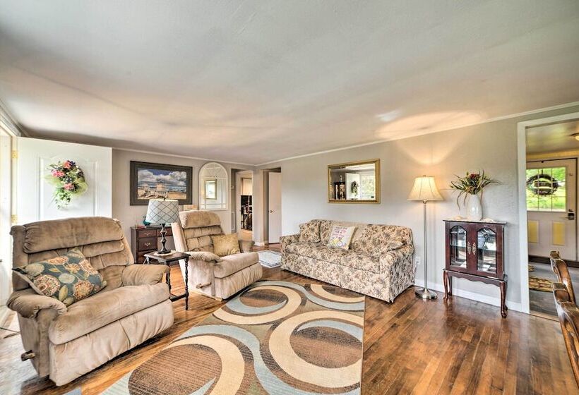 Cheerful Grand Rivers Cottage, 1/2 Mi To Lake