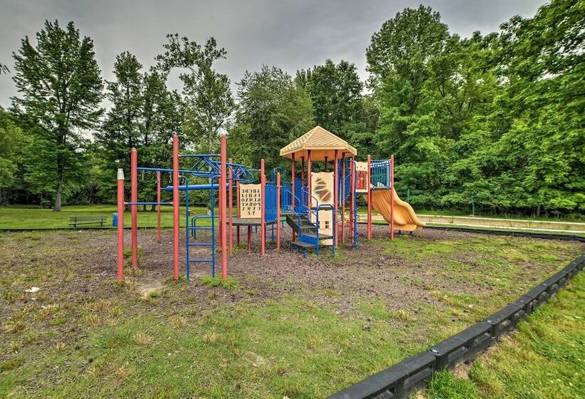 Cheerful Grand Rivers Cottage, 1/2 Mi To Lake