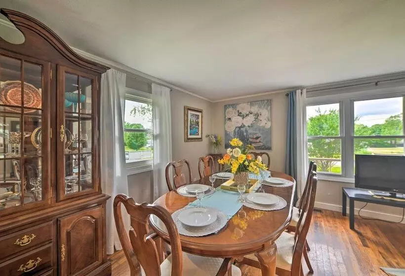 Cheerful Grand Rivers Cottage, 1/2 Mi To Lake