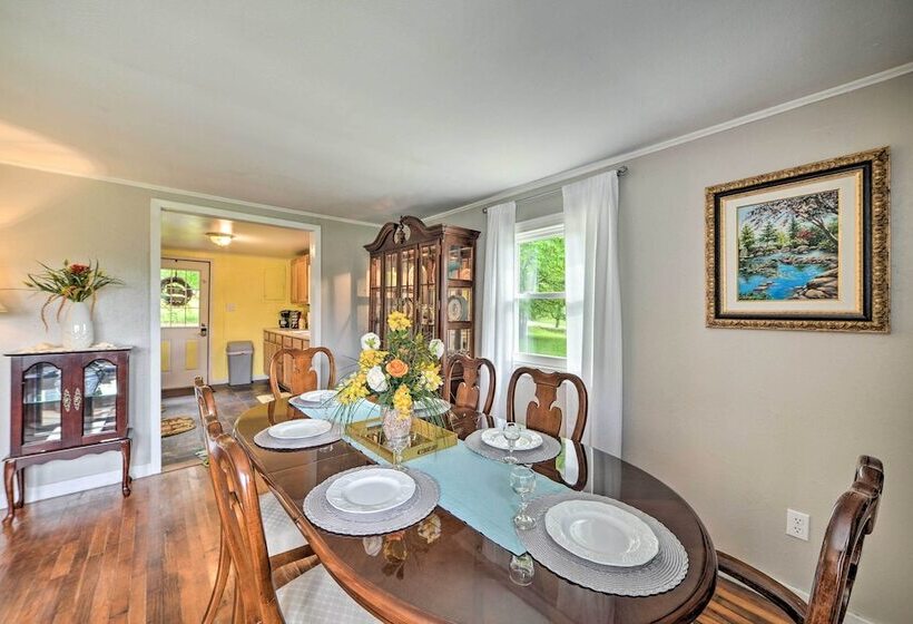 Cheerful Grand Rivers Cottage, 1/2 Mi To Lake