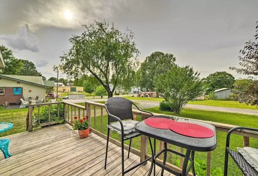 Cheerful Grand Rivers Cottage, 1/2 Mi To Lake