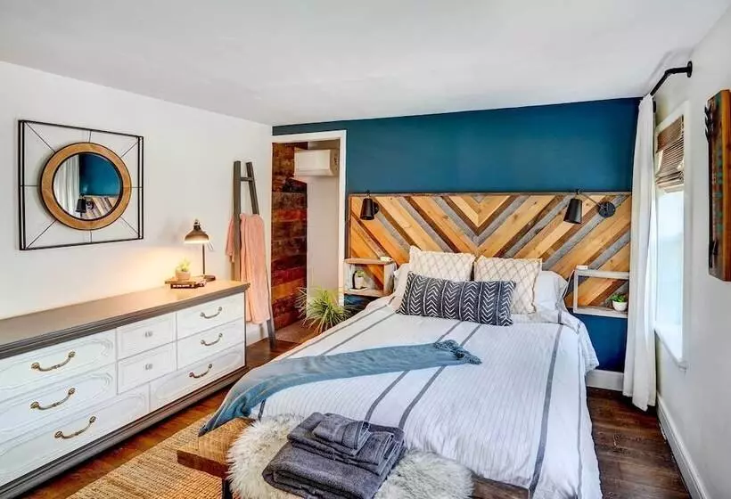 Chic Troy Home Near Downtown, 9 Mi To Albany!