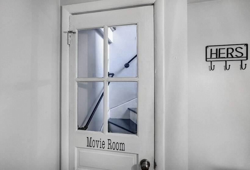 Chic Troy Home Near Downtown, 9 Mi To Albany!